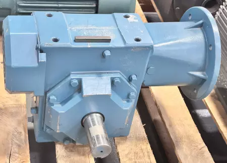 Regal-Beloit 400M0215L/F Right Angle Gear Box, Ratio 5:1 