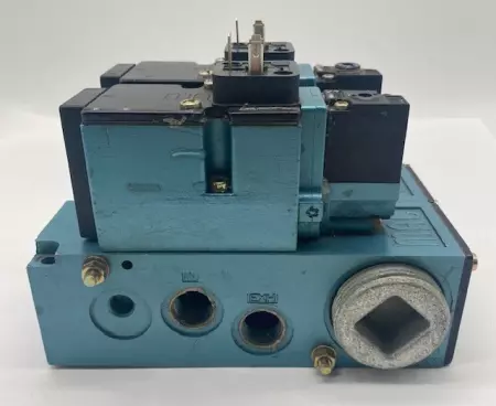 MAC 82A-AB-000-TM-DDJF-1DA Solenoid Valves Assembly w/ Manifold Block 