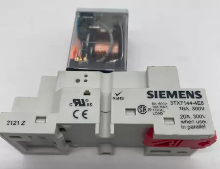 Siemens 3TX71 Relay 24VDC W/3TX7144-4E6 Relay Socket 