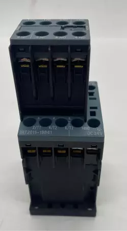 Siemens 3RT2015-1BB41 3-Pole Contactor 400V 7Amp W/3RH2911-1HA22 Aux. Cont. 