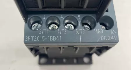 Siemens 3RT2015-1BB41 3-Pole Contactor 400V 7Amp W/3RH2911-1HA22 Aux. Cont. 