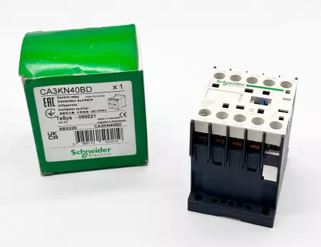 NEW Schneider Electric CA3KN40BD Control Relay 600VAC 10Amp 24VDC 