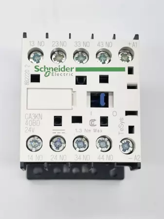 NEW Schneider Electric CA3KN40BD Control Relay 600VAC 10Amp 24VDC 