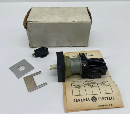 NEW General Electric CR104M Selector Switch 150V 