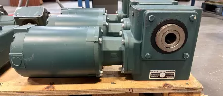 Reliance Electric 6042035 AC Motor 1HP W/ P56X1441W-MA Tigear Reducer 