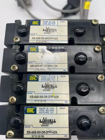  92A-AAB-000-DM-DFFP-4DN 4 VALVES W/ CIRCUIT BAR 899D Lot of 4