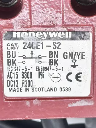 HONEYWELL 24CE1-S2 MICROSWITCH SAFETY SWITCH 240VAC/DC 