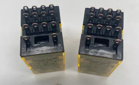 Idec RU4S-C D24 Power Relay 24VDC 6Amp Lot of 2