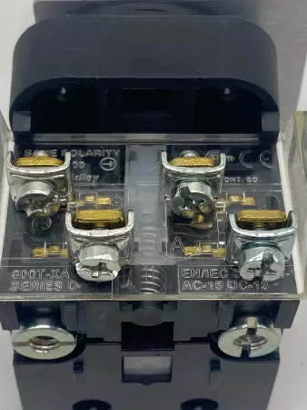 Allen-Bradley 800T-QAH2B SER.U Pushbutton W/800TC-N374 Universal Led Module 