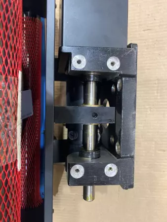 Fife SYMAT50 Maxcess®Linear Race Offset Pivot Guide 