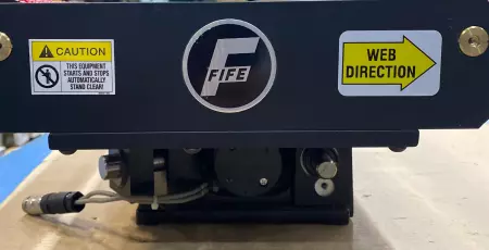 Fife SYMAT50 Maxcess®Linear Race Offset Pivot Guide 