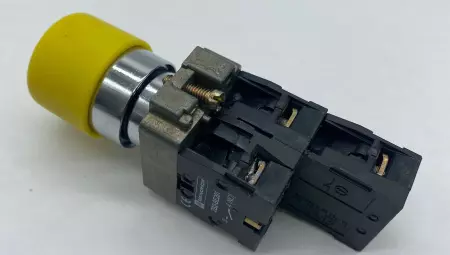 Telemecanique ZB2-BE202 Yellow Pushbutton W/Contact Blocks 