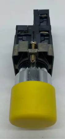 Telemecanique ZB2-BE202 Yellow Pushbutton W/Contact Blocks 