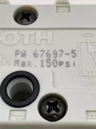 Rexroth PW 67697-5 Pneumatic Directional Valve 