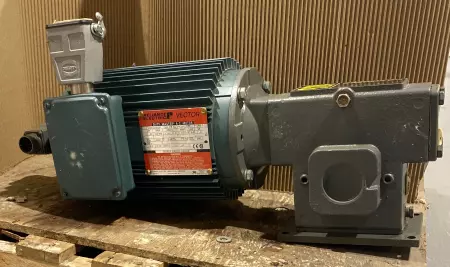 Reliance Electric P14A5805P AC Motor 2HP W/924MDN Speed Reducer Ratio 1:1 