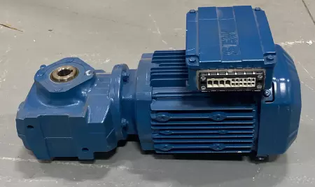 Sew-Eurodrive SA37 DRE80M4/APG8 Gearmotor 1HP W/Gear Reducer Ratio 6.80:1 