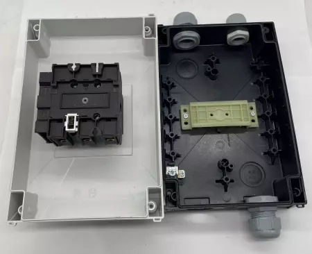 Moeller P3-63 Switch Box W/Load Disconnect Switch Base Module 63A 690V 