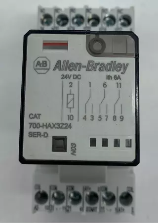 Allen-Bradley 700-HAX3Z24 SER.D Relay, 24VDC 6A  W/700-HN205 Socket 