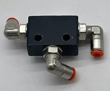 Norgren T65C1800 Pneumatic Shuttle Valve with Fittings 