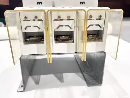 Moeller NZM 10-400N-NA Disconnect Switch 600VAC 400A, Handle Operated 