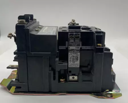 Allen-Bradley 500-D0D930 SER.A Size 3 Contactor, 600VAC 90A 120VAC Coil 