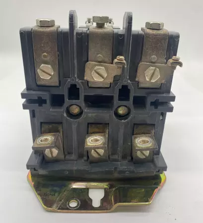 Allen-Bradley 500-D0D930 SER.A Size 3 Contactor, 600VAC 90A 120VAC Coil 