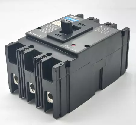 Fuji Electric BU-ESB3030 3-Pole Circuit Breaker, 600VAC 30Amp 
