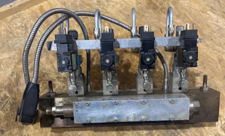 Nordson PN280241C Hot Melt Applicator Head W/4 Modules,  EP51-4 