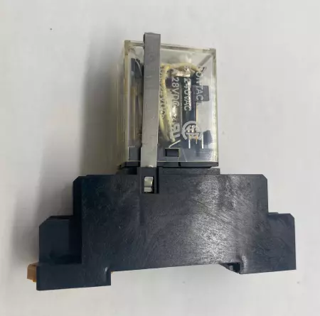 Omron MY4N-D2 Relay 240VAC 5Amp 24VDC Coil W/2-M4X10 Socket 