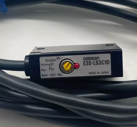 Omron E3S-LS3C1D Photoelectric Sensor, 2M Cable 