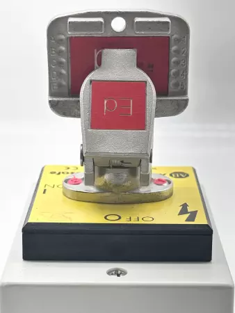 Allen-Bradley 440T-MRKSE11ED Prosafe Rotary Cam Switch, 3-Phase 20A 600VAC 