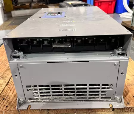 Hitachi L300P-900HFU2 Inverter 125HP 