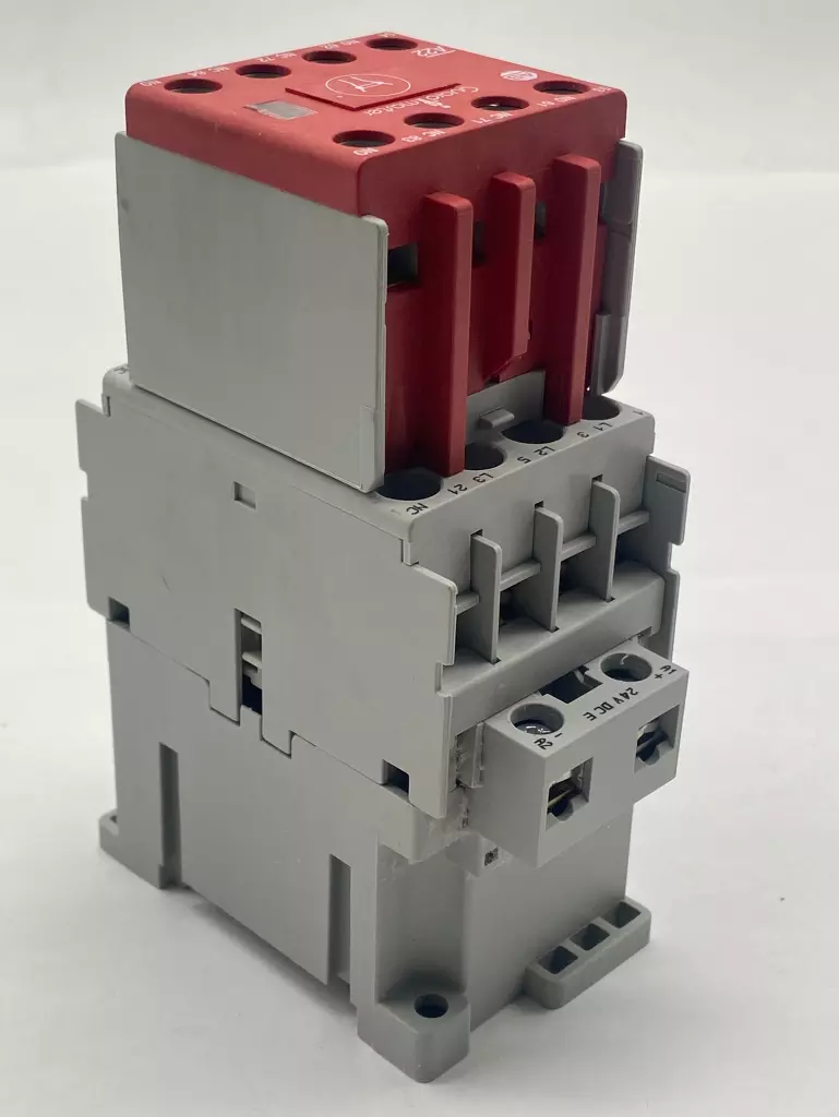 Allen-Bradley 100S-C09EJ23C SER.A Contactor, 600VAC 9A, 24VDC Coil 