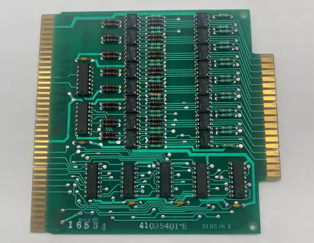 Universal Instruments 41035401- B 32DC Card 