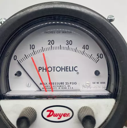 Dwyer 3050C Photohelic® Pressure Switch/gage 0-50