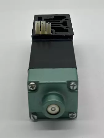 Numatics 1525A415M Solenoid Valve 24VDC 0.25A 