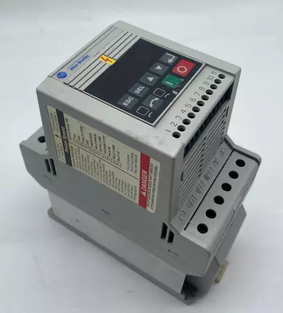 Allen-Bradley 160-BA04NPS1P1 SER.C Variable Speed Drive, 460VAC 4.5A 1HP 