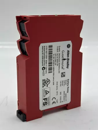 Allen-Bradley 440R-B23211 Guardmaster® Safety Relay 24VAC/DC 2W 