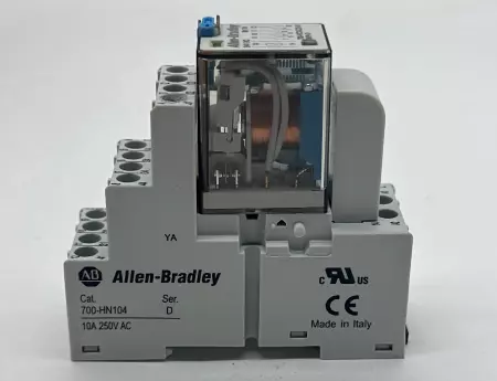 Allen-Bradley 700-HC24Z24-3 SER.D Relay 24VDC 7Amp W/700-HN104 Socket 