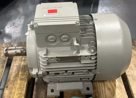 Siemens 1LA71302AA90 AC Motor, 6.3kW/8.44HP 