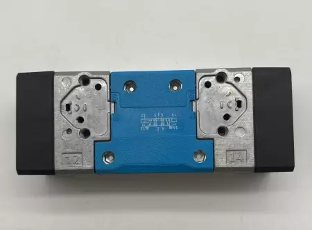 Festo MFH-5/3E-D-1-S-C Solenoid Valve/ Gasket Missing 