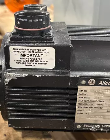 Allen-Bradley 1326AB-B430E-21 SER.C AC Servo Motor, 1.5kW/2HP 108mm Frame 