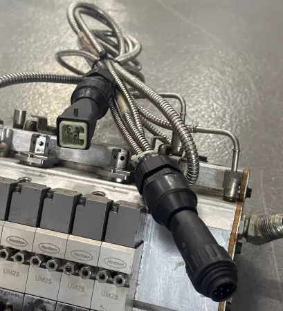 Nordson 9006984 Hot Melt Applicator Head, 6-Valves 