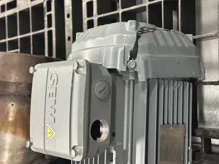 Sew-Eurodrive SA47 DRN80M4 Gearmotor 0.75kW W/Gearbox 20.33:1 Ratio 