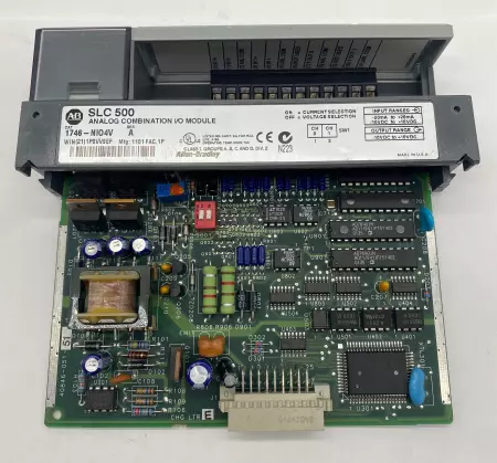 Allen-Bradley 1746-NIO4V SER.A SLC500 Analog Combination I/O Module 
