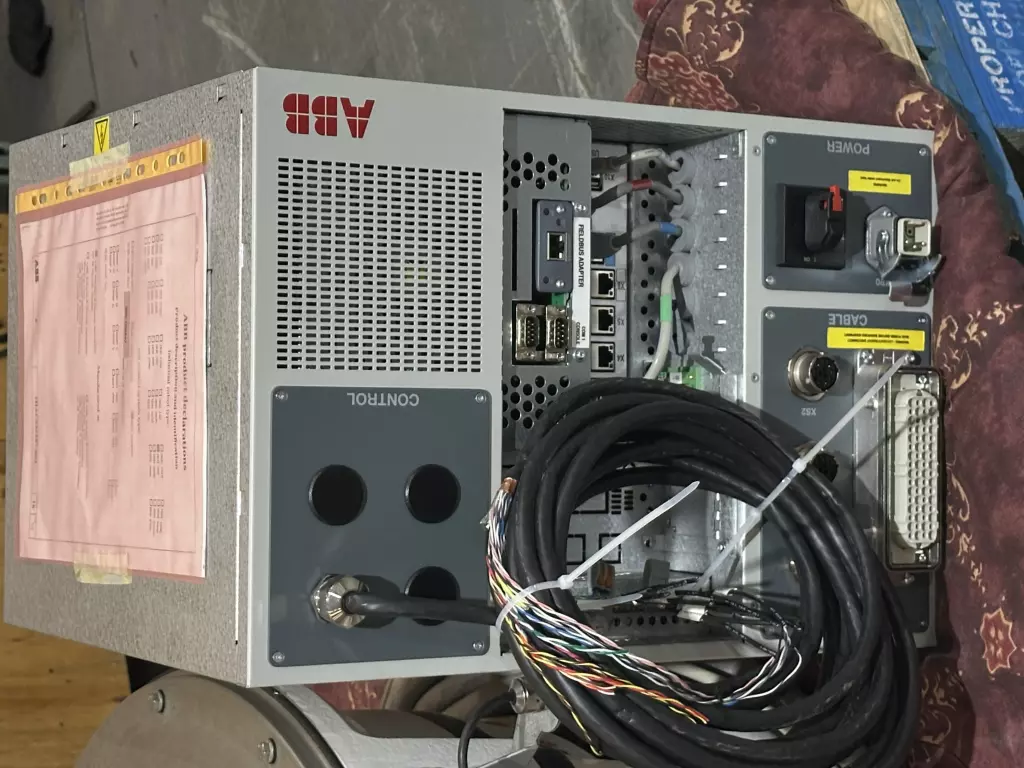 ABB 360-103447 Pick and Place Robot, Allen Bradley Controls 