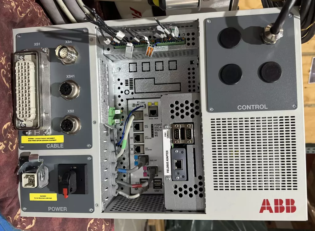 ABB 360-103447 Pick and Place Robot, Allen Bradley Controls 