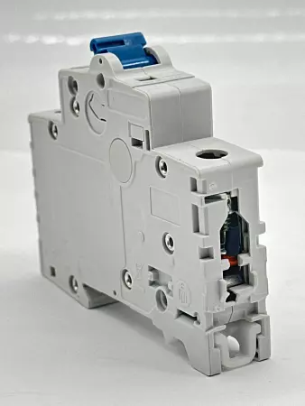 Allen-Bradley 1492-SPM1C040 SER.D 1-Pole Circuit Breaker, 277VAC 48VDC 4Amp 