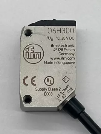 IFM Electronic 06H300 Diffuse Reflection Sensor 