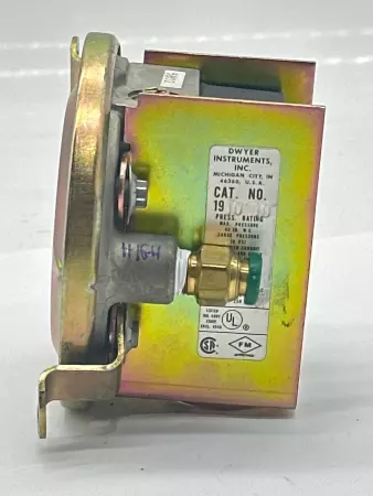 Dwyer 191010 Pressure Switch 